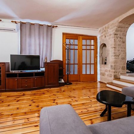 Heart Of Town Appartement Zadar Buitenkant foto