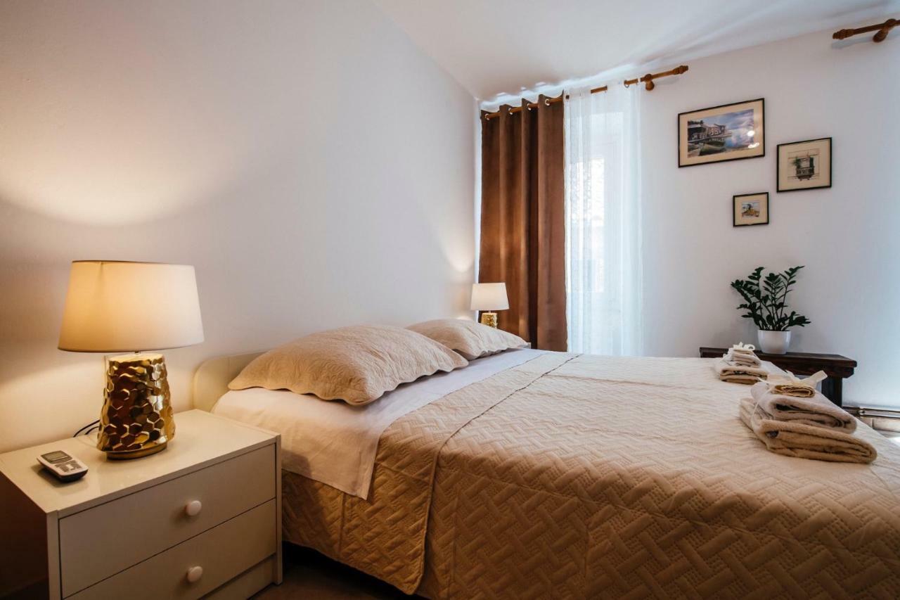 Heart Of Town Appartement Zadar Buitenkant foto