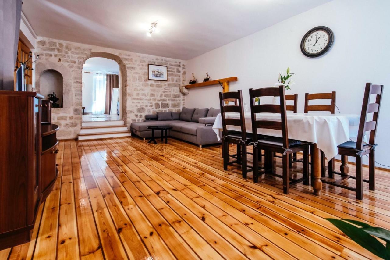 Heart Of Town Appartement Zadar Buitenkant foto